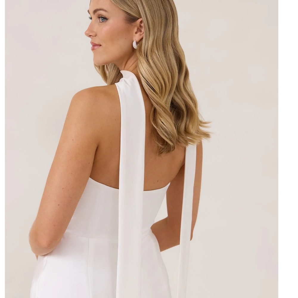 Bridal neck scarf